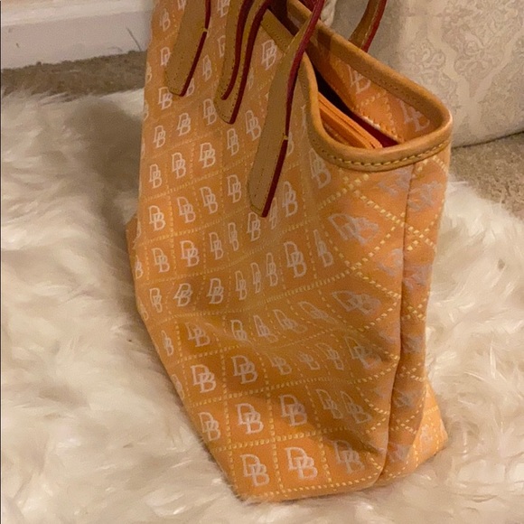 Dooney & Bourke purse - Picture 3 of 6